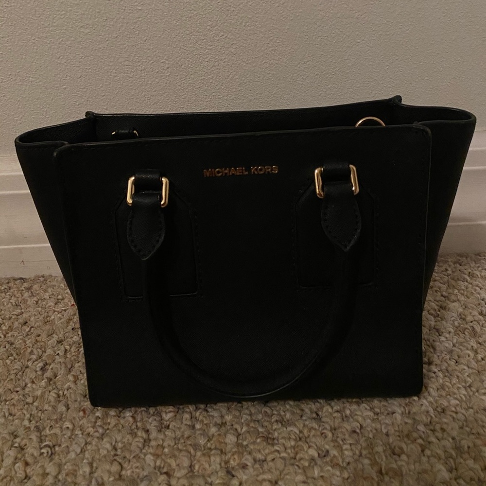 Micheal Kors medium sized handbag